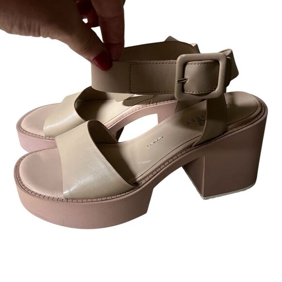 Naked feet iconoclast heeled sandals size 8.5 - Picture 1 of 8